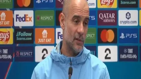 杨鸣华丽转身！告别黑眼圈，解说NBA后惊艳亮相杯赛开幕式盛典